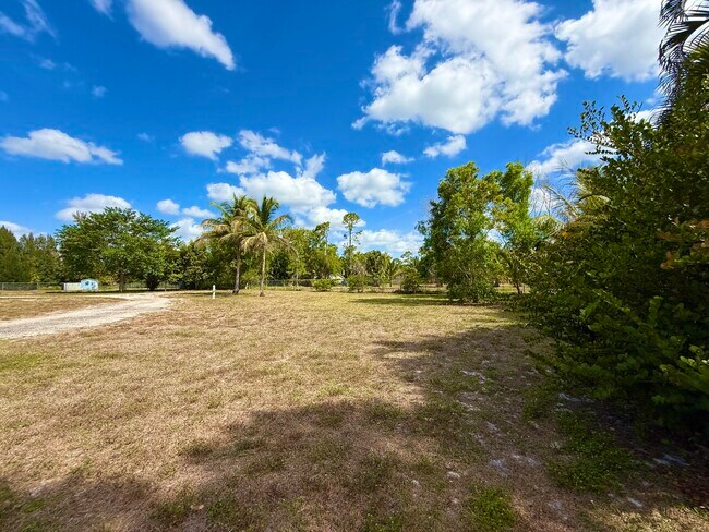 Building Photo - 16394 Pimlico Dr E