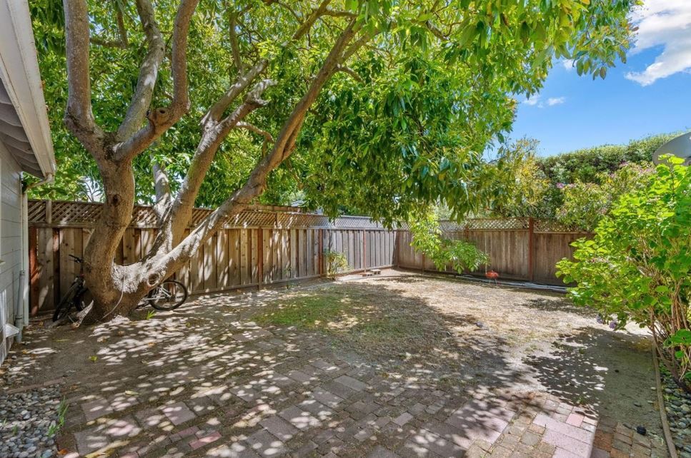 Building Photo - 514 Washington St