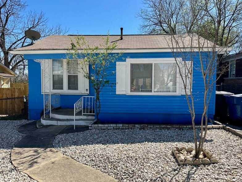 Building Photo - 1030 Canton