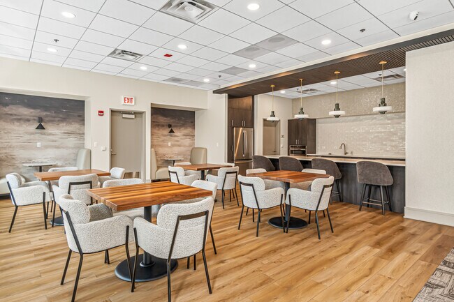 Building Photo - 512 N McClurg Ct