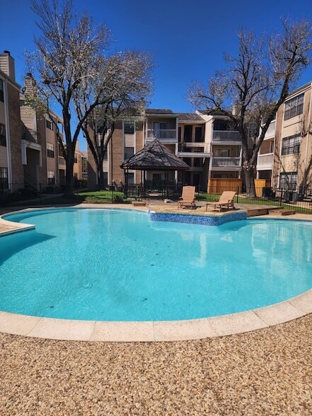 Building Photo - 2750 Holly Hall St