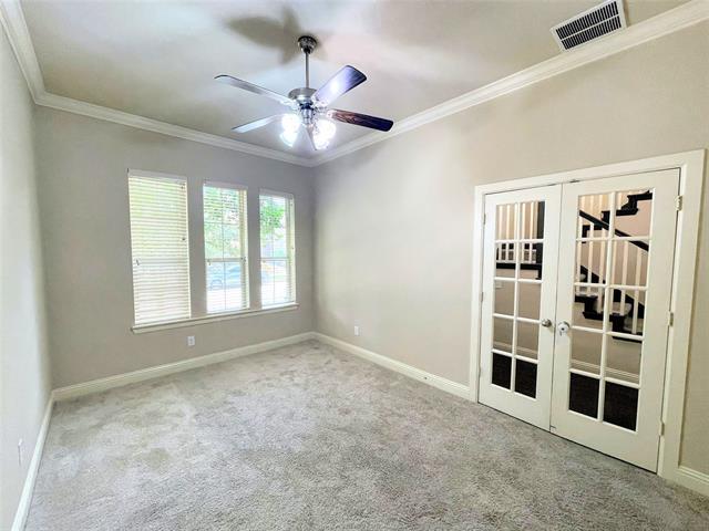 Building Photo - 6622 DeLeon St