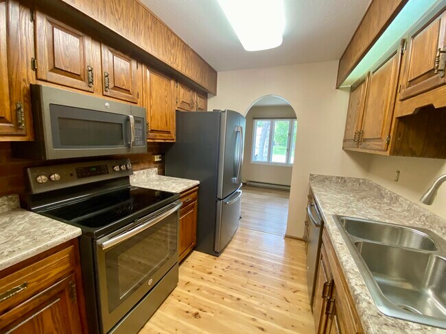 Building Photo - 2302 Cartier Dr