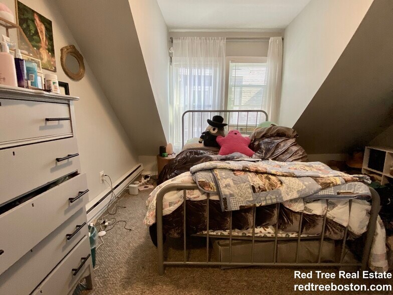 Building Photo - 3142 Washington St