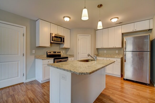 Building Photo - 365 Half Rock Cir