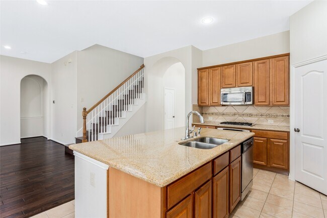 Building Photo - 24322 Bella Florence Dr