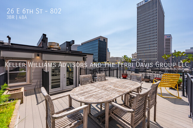 Building Photo - 26 E 6th St