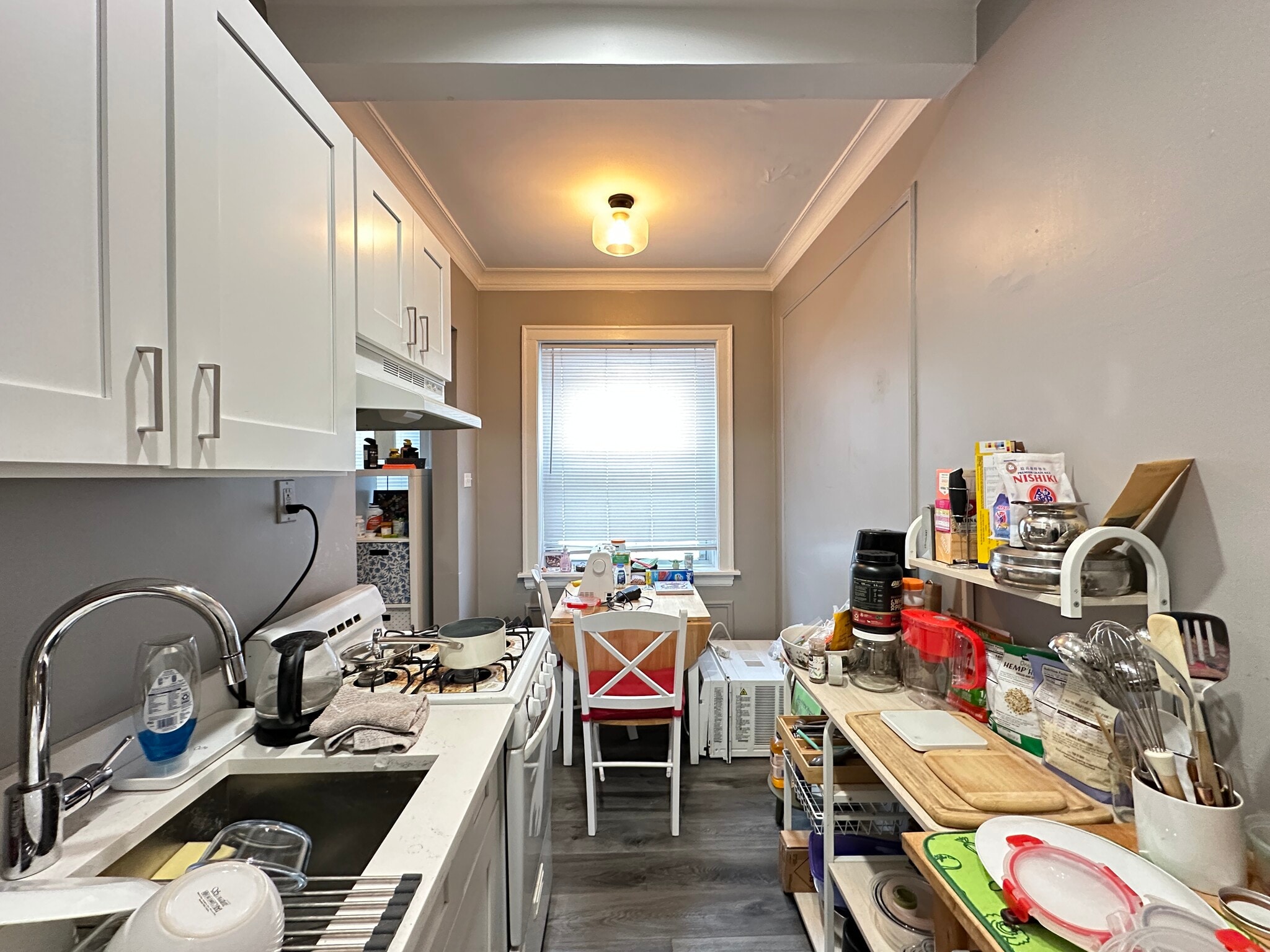 Building Photo - 5516 N Kenmore Ave