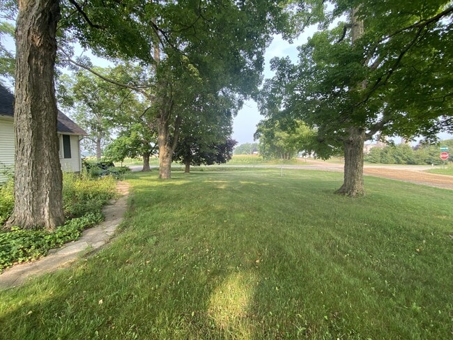 Building Photo - 7020 Brown Rd