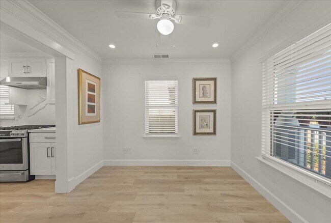 Building Photo - 272 Clay St