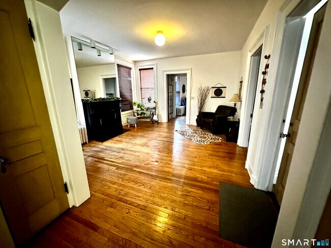 Building Photo - 95 Olive St