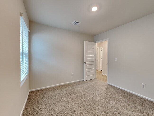 Building Photo - 8908 SW 31st Ter