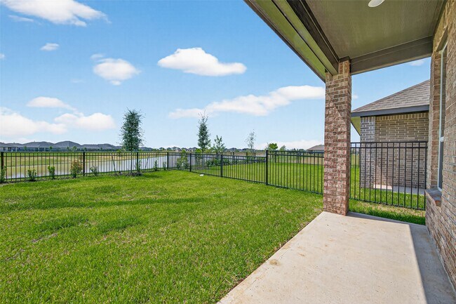 Building Photo - 27423 Sunterra Village Dr