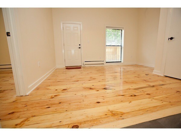 Building Photo - 220 Roebling St