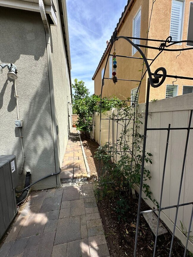 Building Photo - 16791 Wanderly Ln
