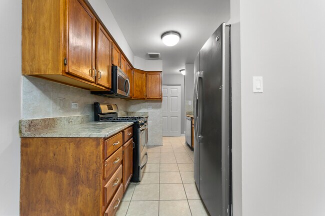 Building Photo - 1500 Robin Cir