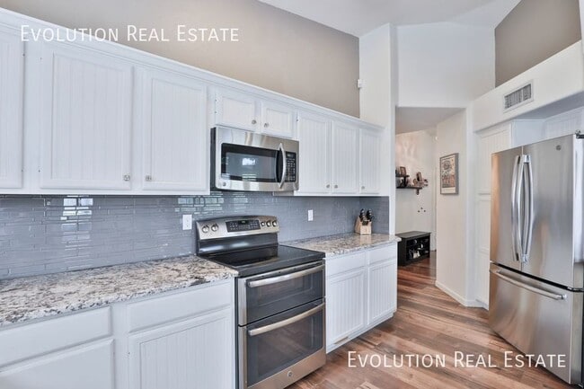 Building Photo - 1542 E Beacon Dr