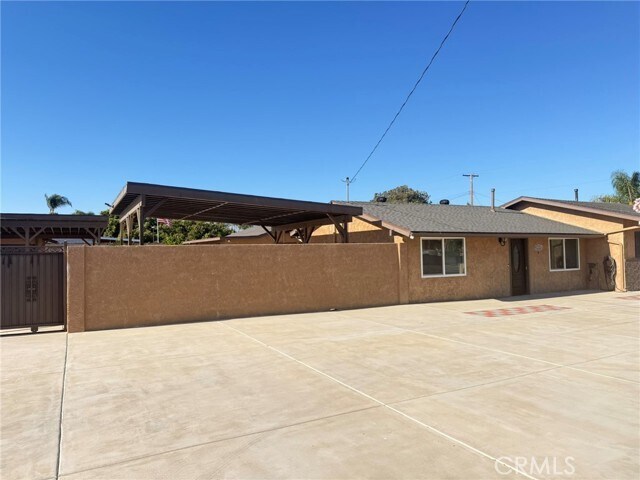 Building Photo - 3488 Riverside Dr
