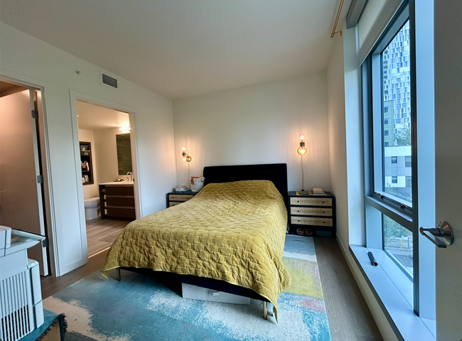 Building Photo - First Hill Condo