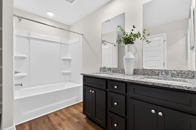 Building Photo - 3 Bedroom Townhome in Atlanta!