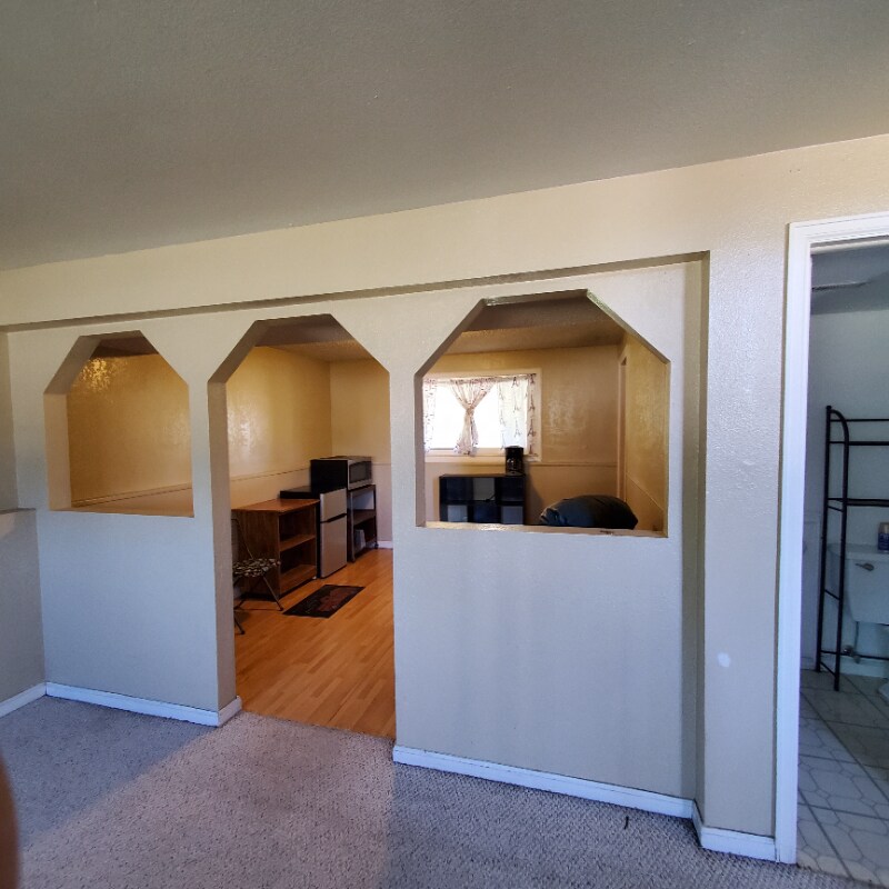 Building Photo - 3135 Vickers Dr