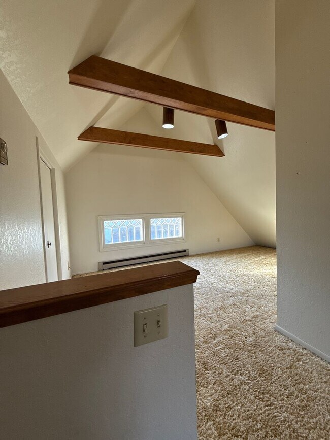 Building Photo - BM- 406