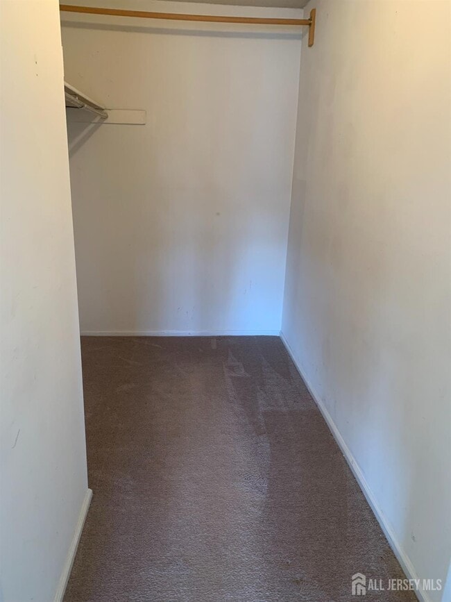 Building Photo - 17 Voscek Ct