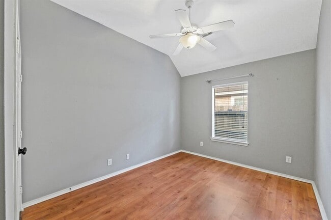 Building Photo - 3702 Glenhill Dr