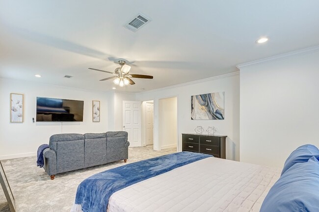 Building Photo - 14510 Sanour Dr