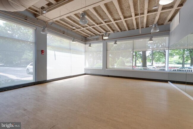 Building Photo - 800 4th St SW