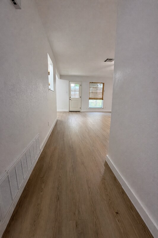 Building Photo - 3417 Harvest Dr