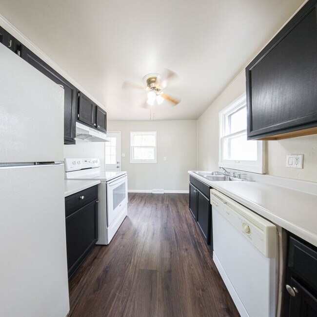 Building Photo - Updated 2-Bedroom, 1-Bath with Large Backyard