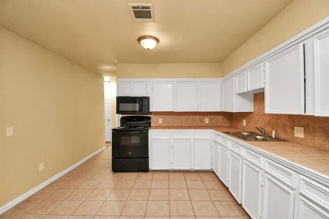 Building Photo - 5714 Doulton Dr