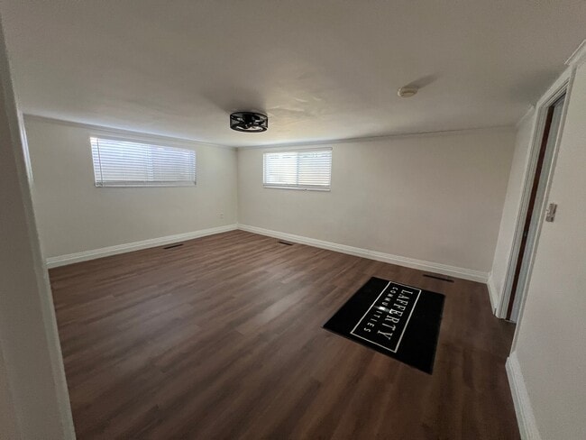Building Photo - 333 N 450 E