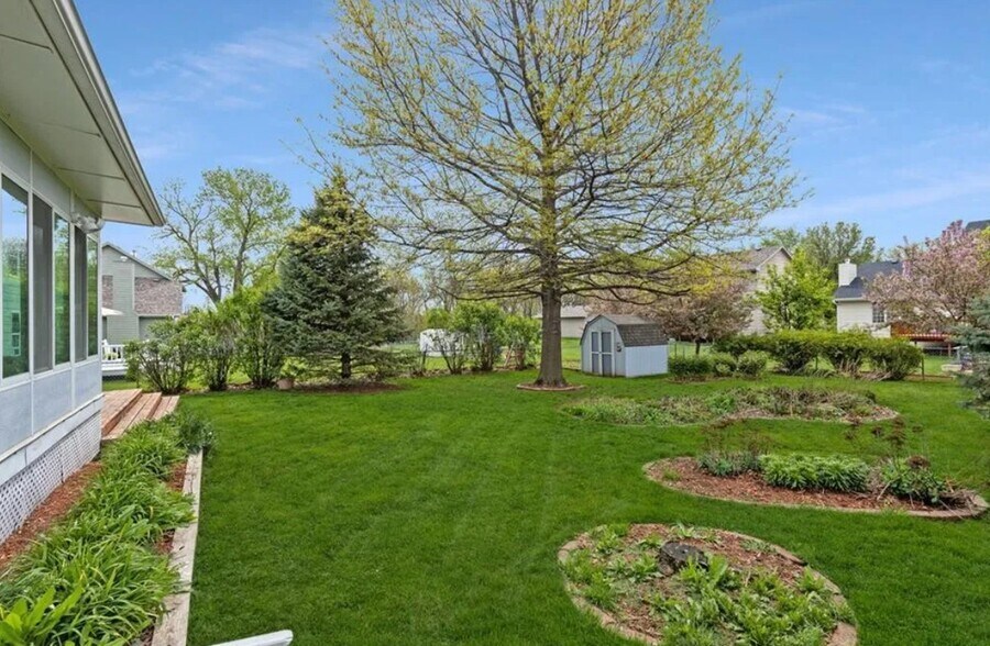 Building Photo - 2412 Emma Ave