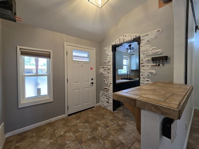 Building Photo - 346 Kayenta Dr