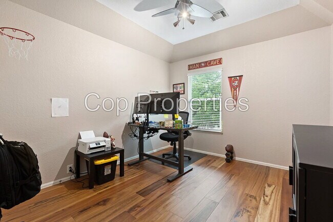 Building Photo - 1306 Alpine Pond