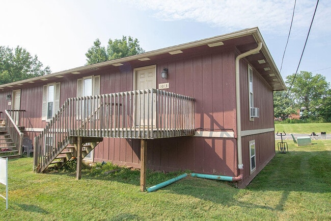 Building Photo - 1013 W Ash St