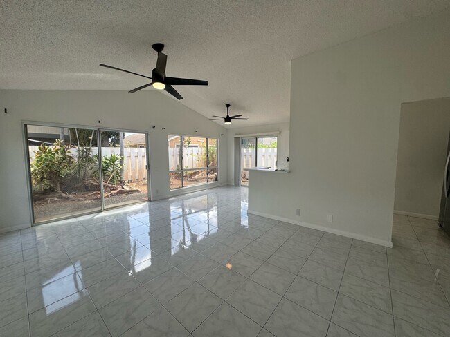 Building Photo - 91-1003-1003 Keoneae Pl
