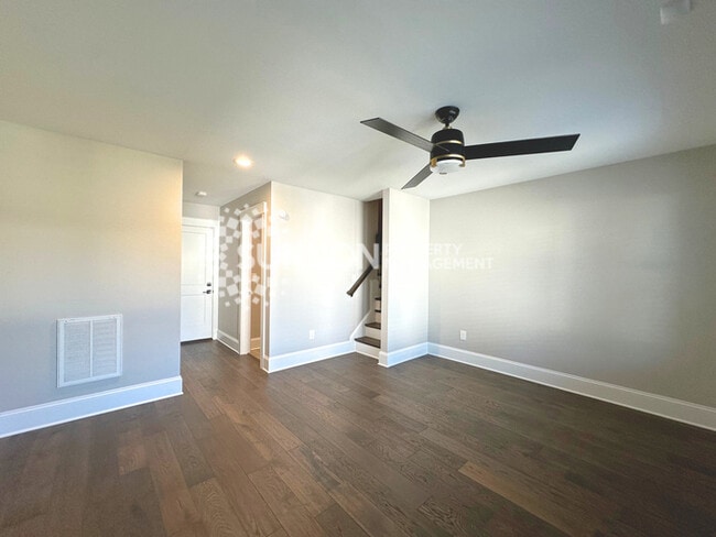 Building Photo - Modern 3-Story Townhome in the Heart of Plaza-Midwood - Walk to Everyt