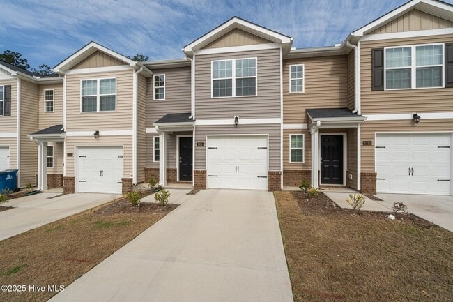 Building Photo - 2309 Gracie Ln
