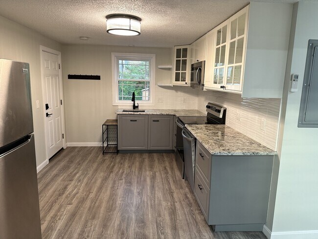 Building Photo - James Apt