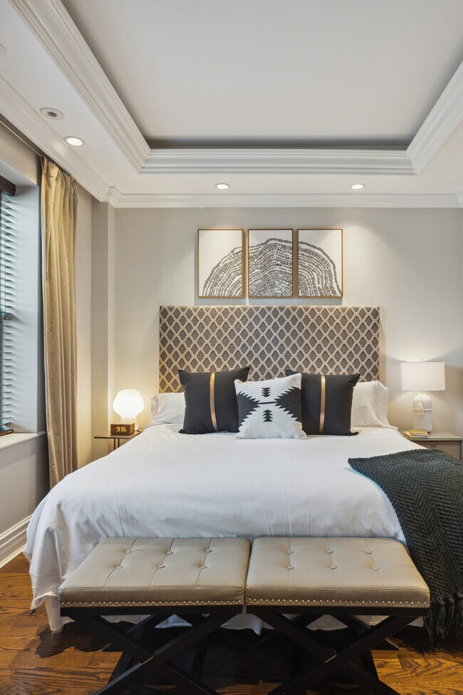 Building Photo - 70 E Walton St