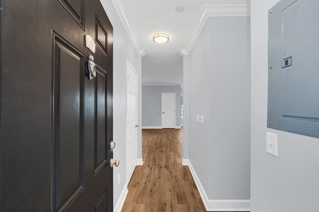 Building Photo - 204 E South St