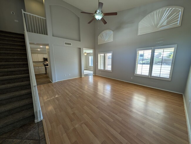 Building Photo - 3 Bedroom Home in the Clemente Ranch Commu...