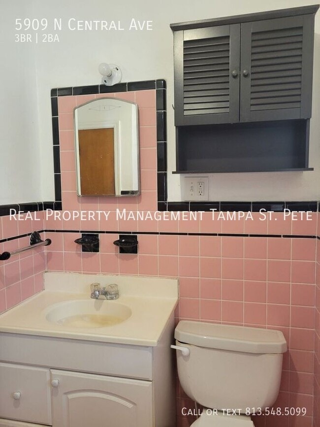 Building Photo - 5909 N Central Ave