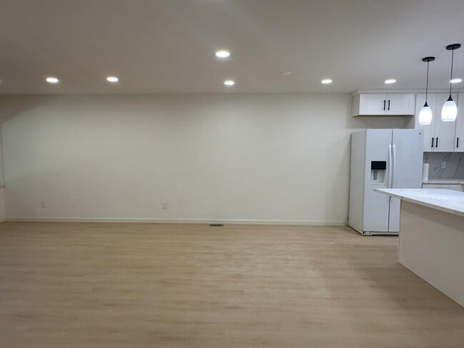 Building Photo - 22556 Silver Oak Way