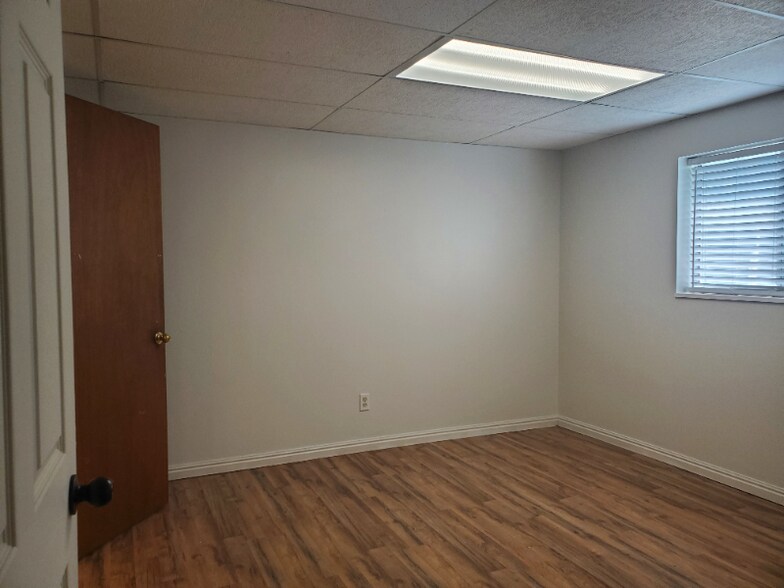 Building Photo - 6849 2200 W