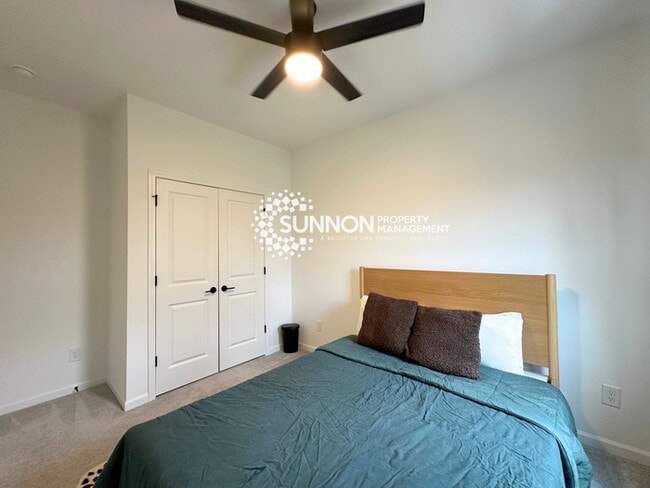 Building Photo - New 3 Bed Townhome in Mineral Springs