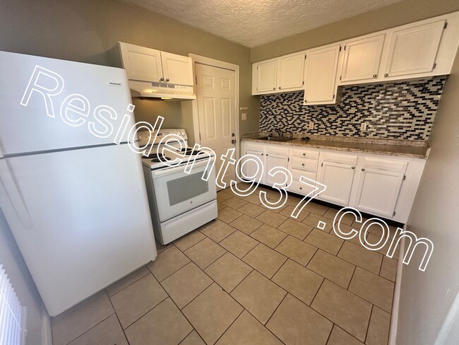 Building Photo - Cozy 3 Bed 1 bath home